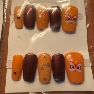 Mood Pop Nail Set –‎ Pre-Designed Press-On Art